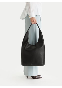 Calvin Klein Torebka Slouchy Pebble Medium Bag LV04F3596G Czarny ze sklepu MODIVO w kategorii Torby Shopper bag - zdjęcie 188514768