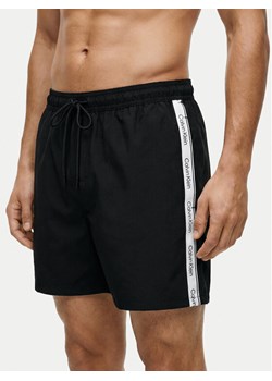 Calvin Klein Swimwear Szorty kąpielowe LV00N61002 Czarny Regular Fit ze sklepu MODIVO w kategorii Kąpielówki - zdjęcie 188514779