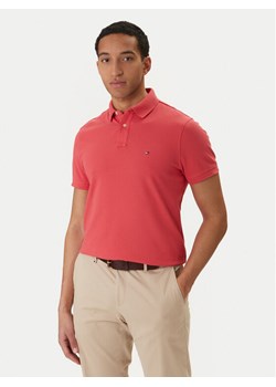 Tommy Hilfiger Polo 1985 MW0MW17770 Koralowy Regular Fit ze sklepu MODIVO w kategorii T-shirty męskie - zdjęcie 188514896