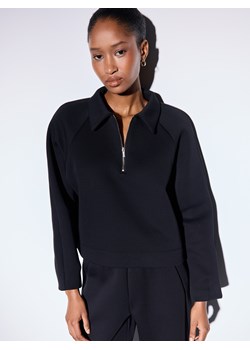 Mohito - Czarna bluza z kołnierzykiem - czarny ze sklepu Mohito w kategorii Bluzy damskie - zdjęcie 188530366
