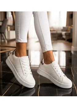 Wiązane trampki damskie białe /A8-3 18662 T187/ ze sklepu Pantofelek24.pl w kategorii Trampki damskie - zdjęcie 188532006