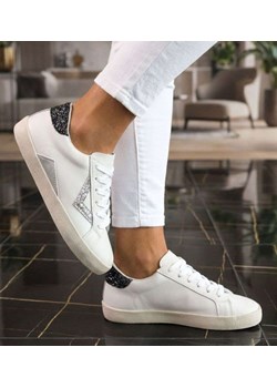 Trampki damskie sznurowane białe buty /F7-3 18689 G155/ ze sklepu Pantofelek24.pl w kategorii Trampki damskie - zdjęcie 188532448