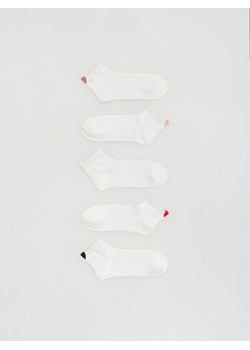 Reserved - Skarpetki z haftem - złamana biel ze sklepu Reserved w kategorii Skarpetki damskie - zdjęcie 188535827