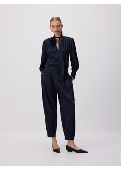 Reserved - Spodnie z domieszką wełny - granatowy ze sklepu Reserved w kategorii Spodnie damskie - zdjęcie 188535828