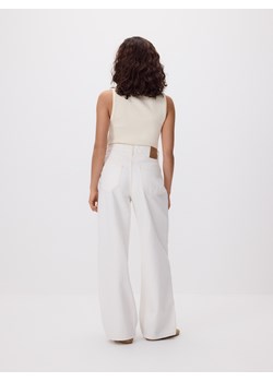 Reserved - Jeansy wide leg z krótszą nogawką - biały ze sklepu Reserved w kategorii Jeansy damskie - zdjęcie 188537998