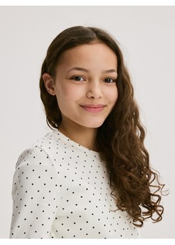 Reserved - Prążkowana koszulka w kropki - złamana biel ze sklepu Reserved w kategorii Bluzki dziewczęce - zdjęcie 188538605