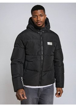 Sinsay - Kurtka pikowana z kapturem NASA - czarny ze sklepu Sinsay w kategorii Kurtki męskie - zdjęcie 188542605