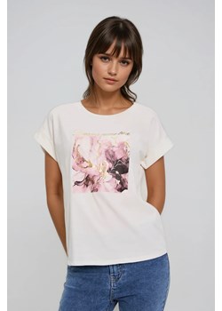 T-shirt z nadrukiem ecru ze sklepu Moodo.pl w kategorii Bluzki damskie - zdjęcie 188543077