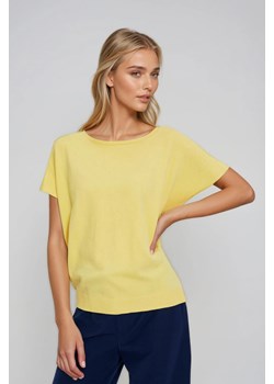Cienki sweter żółty ze sklepu Moodo.pl w kategorii Swetry damskie - zdjęcie 188543138