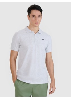 Męska koszulka polo 4F 4FWMM00TPTSM366 - szara ze sklepu Sportstylestory.com w kategorii T-shirty męskie - zdjęcie 188544337