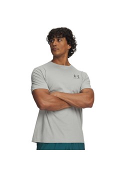 Męski t-shirt z nadrukiem Under Armour UA M Sportstyle LC SS - szary ze sklepu Sportstylestory.com w kategorii T-shirty męskie - zdjęcie 188544605