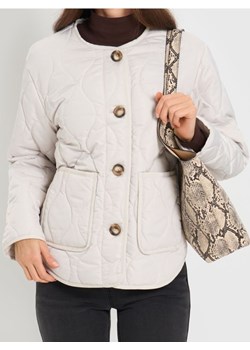 Sinsay - Pikowana kurtka zapinana na guziki - kremowy ze sklepu Sinsay w kategorii Kurtki damskie - zdjęcie 188549146