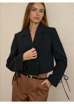Sinsay - Krótki żakiet dwurzędowy - czarny ze sklepu Sinsay w kategorii Marynarki damskie - zdjęcie 188549169