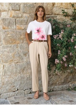 Sinsay - Cygaretki z przeszyciem na kancie i paskiem - kremowy ze sklepu Sinsay w kategorii Spodnie damskie - zdjęcie 188549227