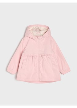 Sinsay - Lekka kurtka wiatrówka z kapturem - różowy ze sklepu Sinsay w kategorii Kurtki dziewczęce - zdjęcie 188549276