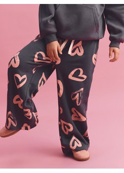 Reserved - Spodnie dresowe z nadrukiem - ciemnoszary ze sklepu Reserved w kategorii Spodnie dziewczęce - zdjęcie 188566525