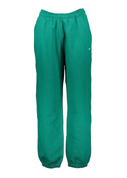 Nike Spodnie dresowe "NRG" w kolorze zielonym ze sklepu Limango Polska w kategorii Spodnie damskie - zdjęcie 188570648