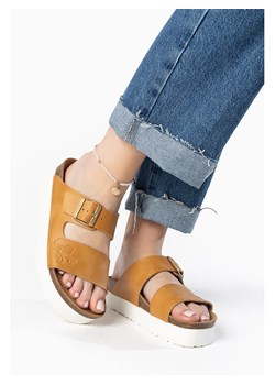 BAYTON Klapki "Jendo" w kolorze jasnobrązowym ze sklepu Limango Polska w kategorii Klapki damskie - zdjęcie 188580095