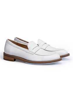 LLOYD Skórzane mokasyny w kolorze kremowym ze sklepu Limango Polska w kategorii Mokasyny damskie - zdjęcie 188596286