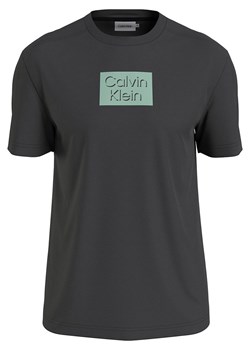 Calvin Klein Koszulka w kolorze czarnym ze sklepu Limango Polska w kategorii T-shirty męskie - zdjęcie 188630778
