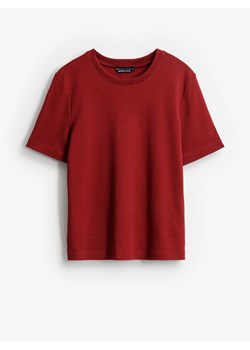 Mohito - Bordowy t-shirt z merceryzowanej bawełny - kasztanowy ze sklepu Mohito w kategorii Bluzki damskie - zdjęcie 188636648