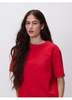 Reserved - T-shirt z haftem w serca - czerwony ze sklepu Reserved w kategorii Bluzki damskie - zdjęcie 188640576