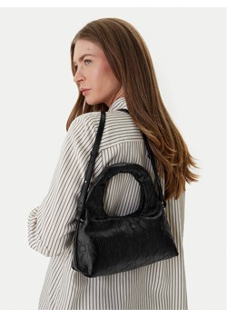 Torebka Calvin Klein Emblem Aop Puffer Bag With Strap LV04F3200G Czarny ze sklepu eobuwie.pl w kategorii Torebki hobo - zdjęcie 188643615