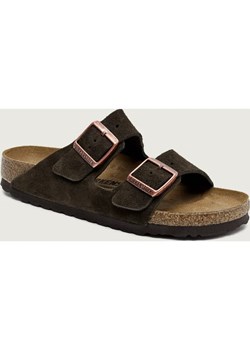Birkenstock Klapki Arizona LEVE | zamsz | narrow fit ze sklepu Gomez Fashion Store w kategorii Klapki damskie - zdjęcie 188647319