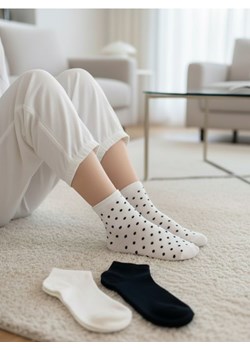 Sinsay - Zestaw krótkich skarpetek 3 pack - wielobarwny ze sklepu Sinsay w kategorii Skarpetki damskie - zdjęcie 188656466