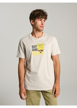 Sinsay - Bawełniana koszulka z nadrukiem SpongeBob SquarePants - kremowy ze sklepu Sinsay w kategorii T-shirty męskie - zdjęcie 188656498