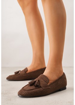 Brązowe Mokasyny z Imitacji Zamszu z Ozdobną Perforacją i Frędzlami Yenone ze sklepu born2be.pl w kategorii Mokasyny damskie - zdjęcie 188667317