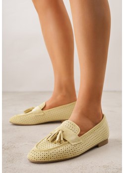 Żółte Perforowane Mokasyny z Imitacji Zamszu Zdobione Frędzlami Vaeliane ze sklepu renee.pl w kategorii Mokasyny damskie - zdjęcie 188667435