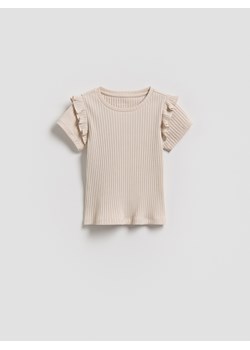 Reserved - Prążkowany t-shirt z falbankami - beżowy ze sklepu Reserved w kategorii Bluzki dziewczęce - zdjęcie 188679348