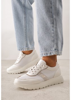 Białe Sneakersy na Grubej Podeszwie ze Skórzaną Wkładką i Napisem Airarge ze sklepu born2be.pl w kategorii Buty sportowe damskie - zdjęcie 188679776