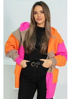 Oversizowy kardigan z kapturem i kieszeniami neon pink Brune ze sklepu intimiti.pl w kategorii Swetry damskie - zdjęcie 188682027