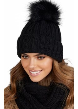 Czarna czapka z pomponem na zimę Genova ze sklepu intimiti.pl w kategorii Czapki zimowe damskie - zdjęcie 188682817