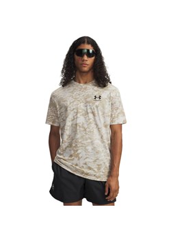 Męski t-shirt z nadrukiem moro Under Armour UA ABC Camo SS - beżowy ze sklepu Sportstylestory.com w kategorii T-shirty męskie - zdjęcie 188685747