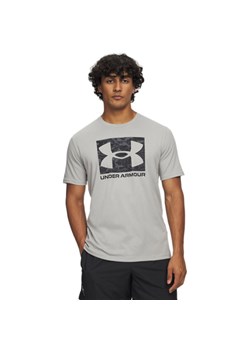 Męski t-shirt z nadrukiem Under Armour UA Abc Camo Boxed Logo Ss - szary ze sklepu Sportstylestory.com w kategorii T-shirty męskie - zdjęcie 188685969