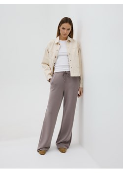 Reserved - Spodnie dresowe long leg - brązowy ze sklepu Reserved w kategorii Spodnie damskie - zdjęcie 188687356