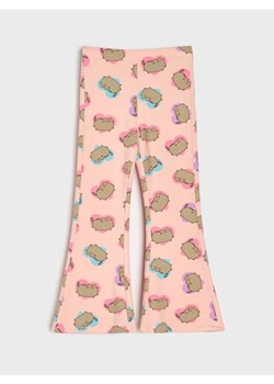 Sinsay - Spodnie flare ze wzorem Pusheen The Cat - różowy ze sklepu Sinsay w kategorii Spodnie dziewczęce - zdjęcie 188689125