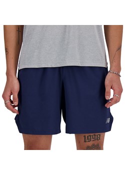 Spodenki męskie New Balance MS41283NNY - granatowe ze sklepu streetstyle24.pl w kategorii Spodenki męskie - zdjęcie 188691075