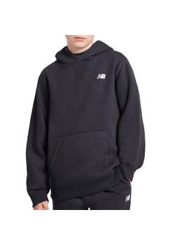 Bluza dziecięca New Balance LAKB0003BK - czarna ze sklepu streetstyle24.pl w kategorii Bluzy chłopięce - zdjęcie 188691077
