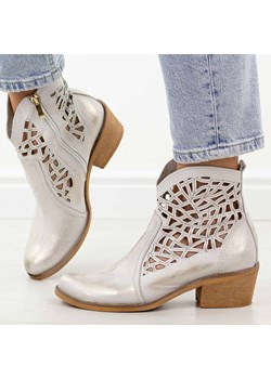 Złote skórzane Polskie botki damskie, kowbojki ażurowe na obcasie Deon ze sklepu suzana.pl w kategorii Botki - zdjęcie 188692746
