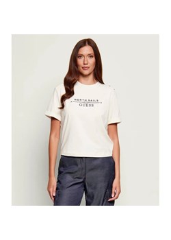 GUESS T-shirt Guess x North Sails | Regular Fit ze sklepu Gomez Fashion Store w kategorii Bluzki damskie - zdjęcie 188693286