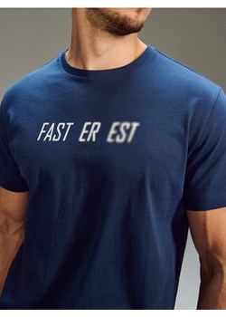 Sinsay - Bawełniana koszulka z napisem - szary ze sklepu Sinsay w kategorii T-shirty męskie - zdjęcie 188696508