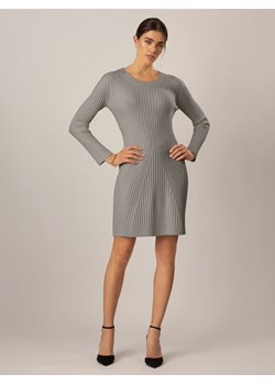 APART Sukienka dzianinowa w kolorze szarym ze sklepu Limango Polska w kategorii Sukienki - zdjęcie 188700007