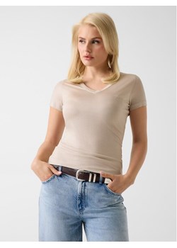 Guess Top 172819 Beżowy Classic Fit ze sklepu MODIVO w kategorii Bluzki damskie - zdjęcie 188708839