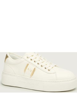 Armani Exchange Sneakersy ze sklepu Gomez Fashion Store w kategorii Buty sportowe damskie - zdjęcie 188710207