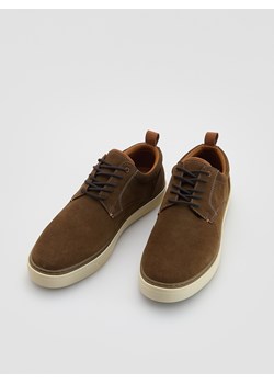 Reserved - Zamszowe półbuty - brązowy ze sklepu Reserved w kategorii Buty sportowe męskie - zdjęcie 188711218