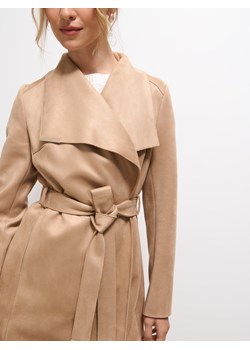 Mohito - Płaszcz z imitacji zamszu - brązowy ze sklepu Mohito w kategorii Płaszcze damskie - zdjęcie 188714285